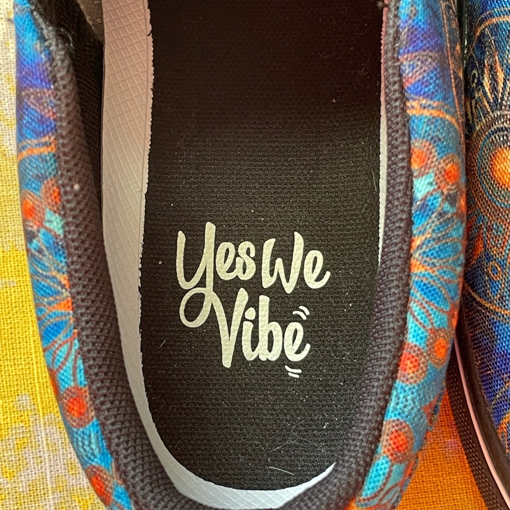 Yes We Vibe Size 6 - Picture 6 of 8